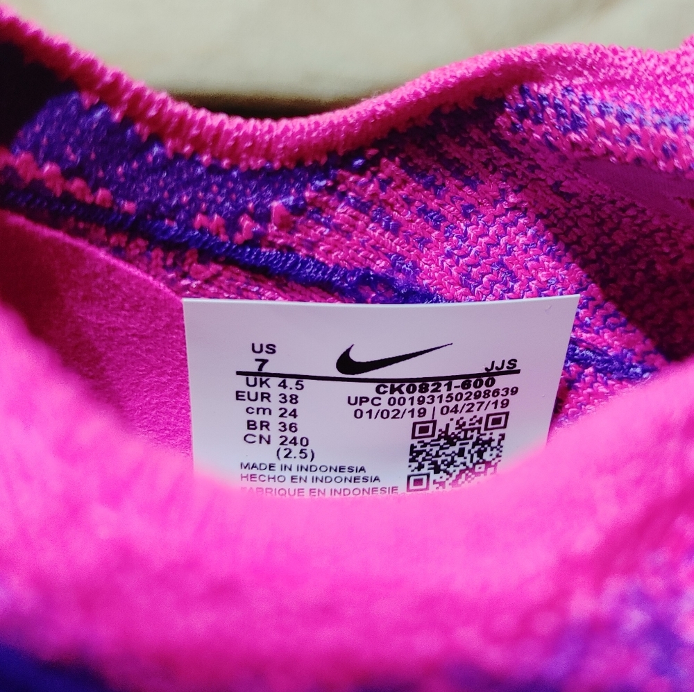 Sneakers - Picture 6 of 6